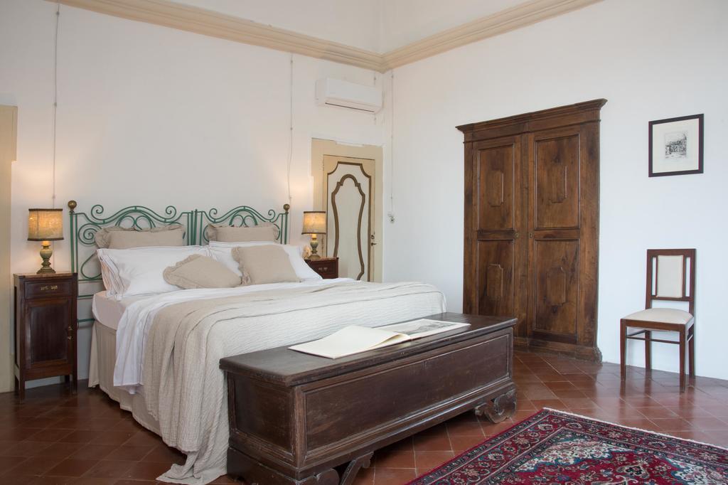 Castello Di Casamassella Bed and Breakfast Εξωτερικό φωτογραφία