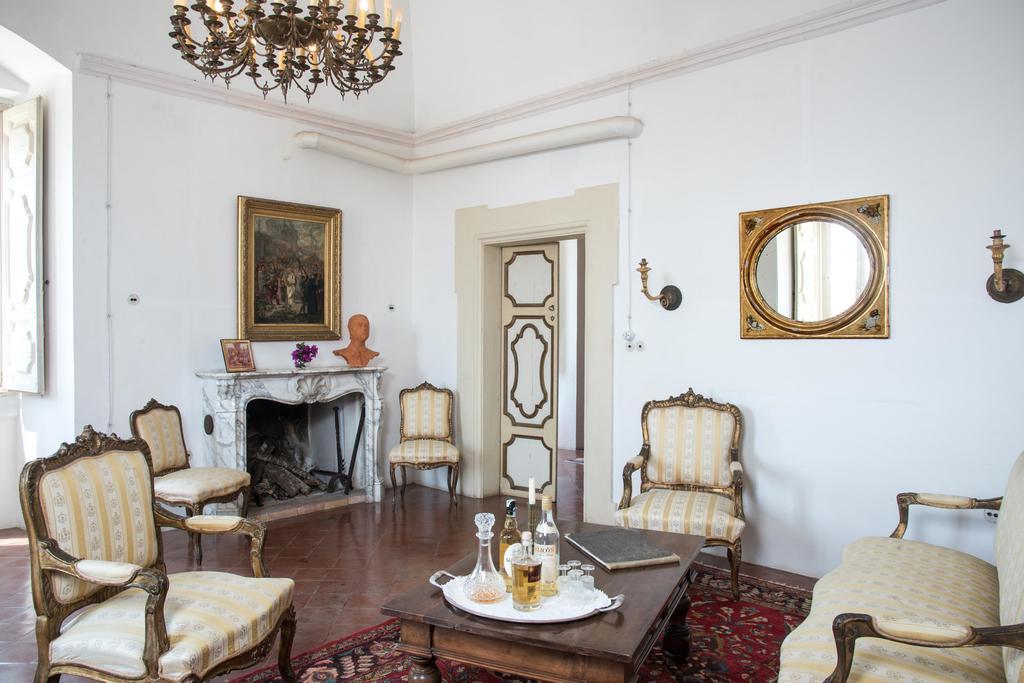 Castello Di Casamassella Bed and Breakfast Εξωτερικό φωτογραφία