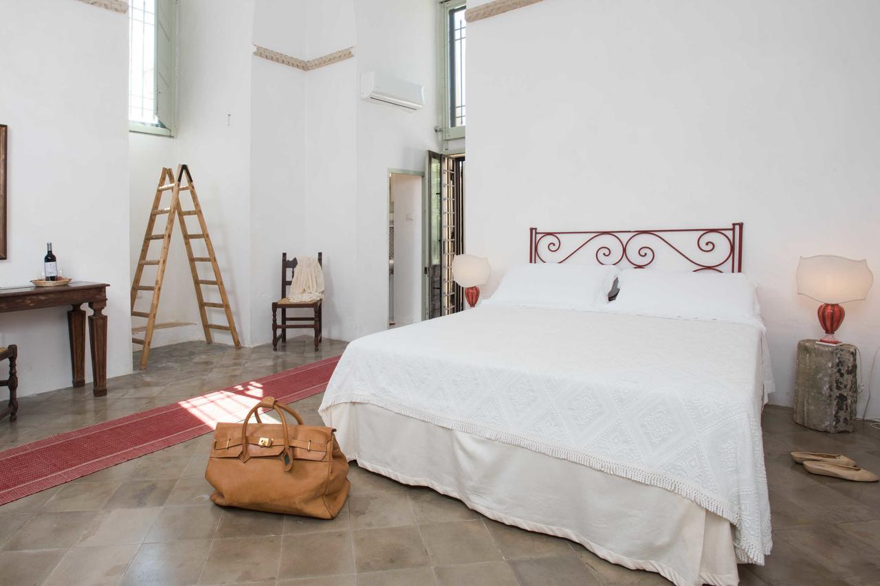 Castello Di Casamassella Bed and Breakfast Εξωτερικό φωτογραφία