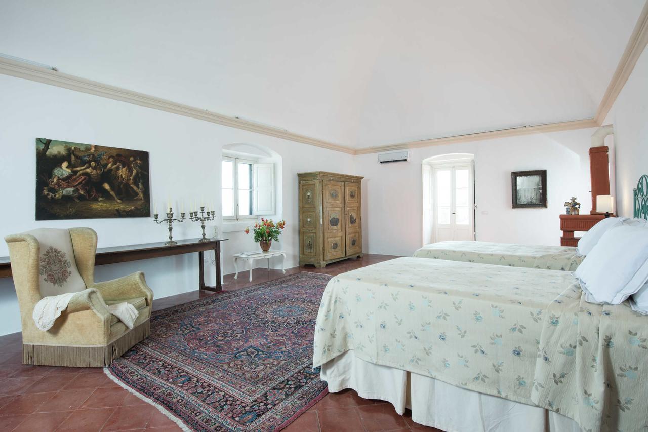 Castello Di Casamassella Bed and Breakfast Δωμάτιο φωτογραφία