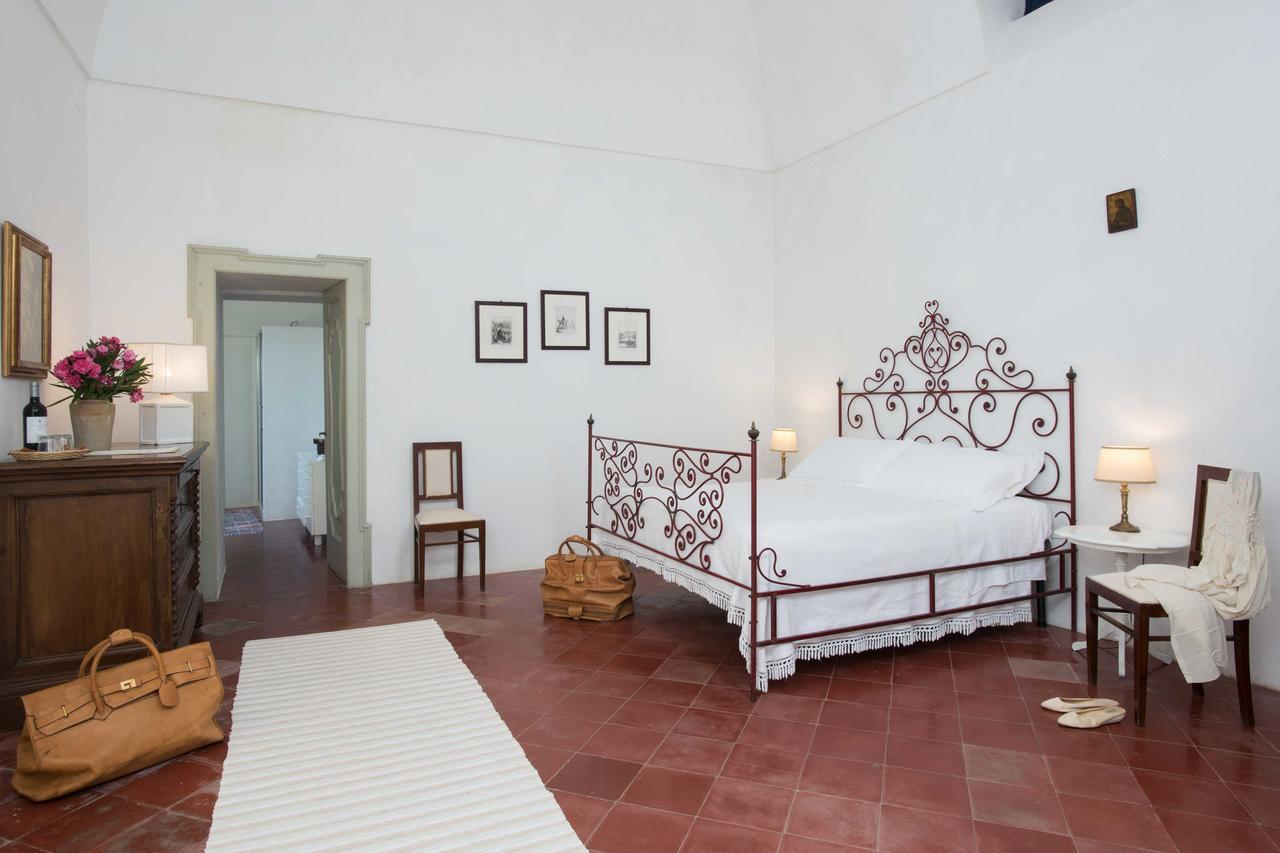 Castello Di Casamassella Bed and Breakfast Δωμάτιο φωτογραφία