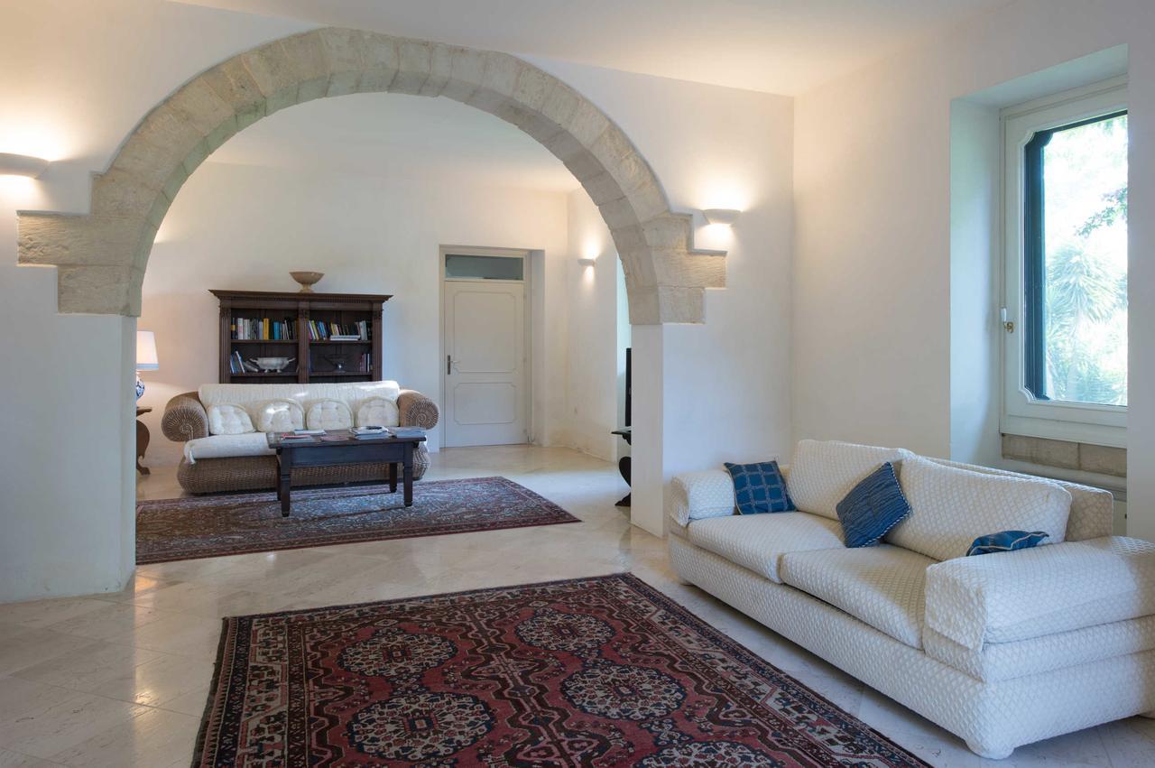 Castello Di Casamassella Bed and Breakfast Δωμάτιο φωτογραφία