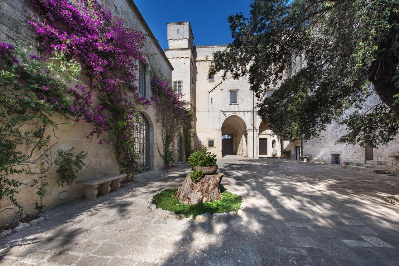 Castello Di Casamassella Bed and Breakfast Δωμάτιο φωτογραφία