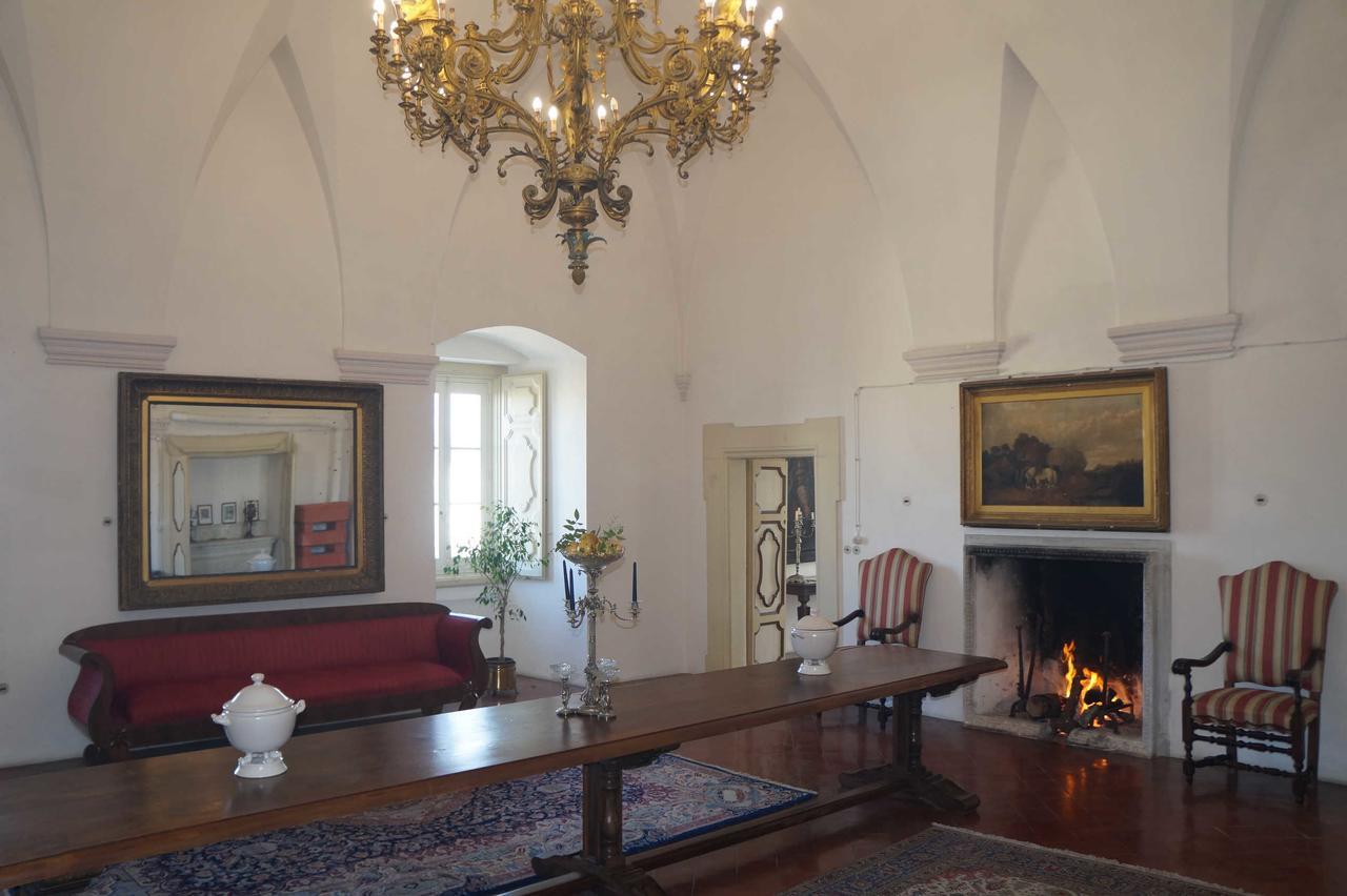 Castello Di Casamassella Bed and Breakfast Εξωτερικό φωτογραφία