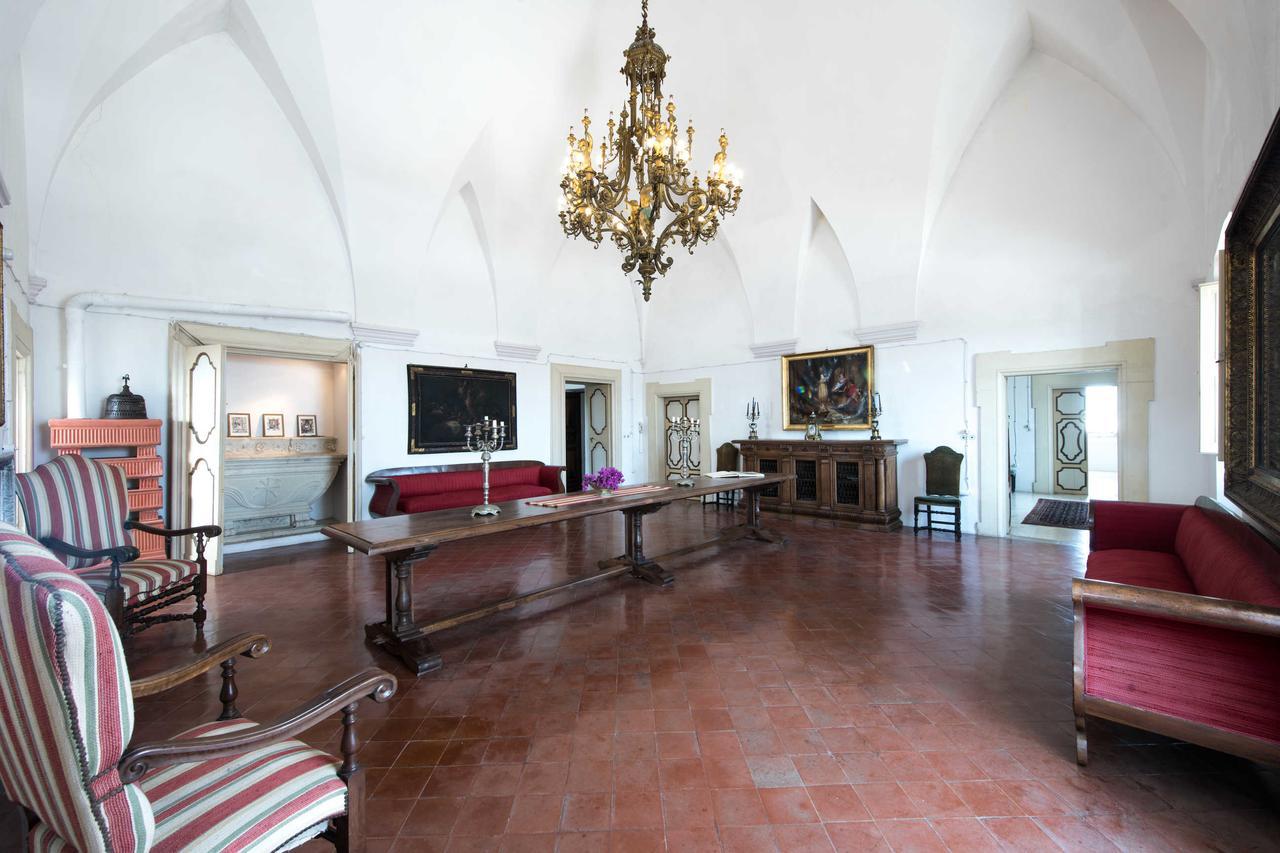 Castello Di Casamassella Bed and Breakfast Εξωτερικό φωτογραφία