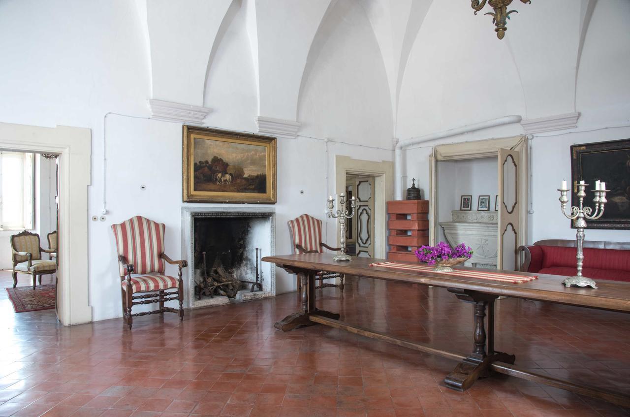 Castello Di Casamassella Bed and Breakfast Εξωτερικό φωτογραφία