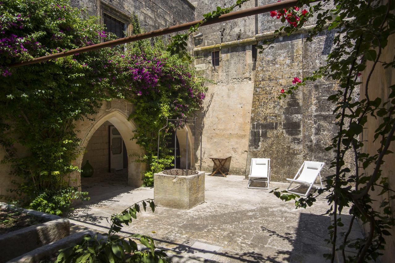 Castello Di Casamassella Bed and Breakfast Εξωτερικό φωτογραφία